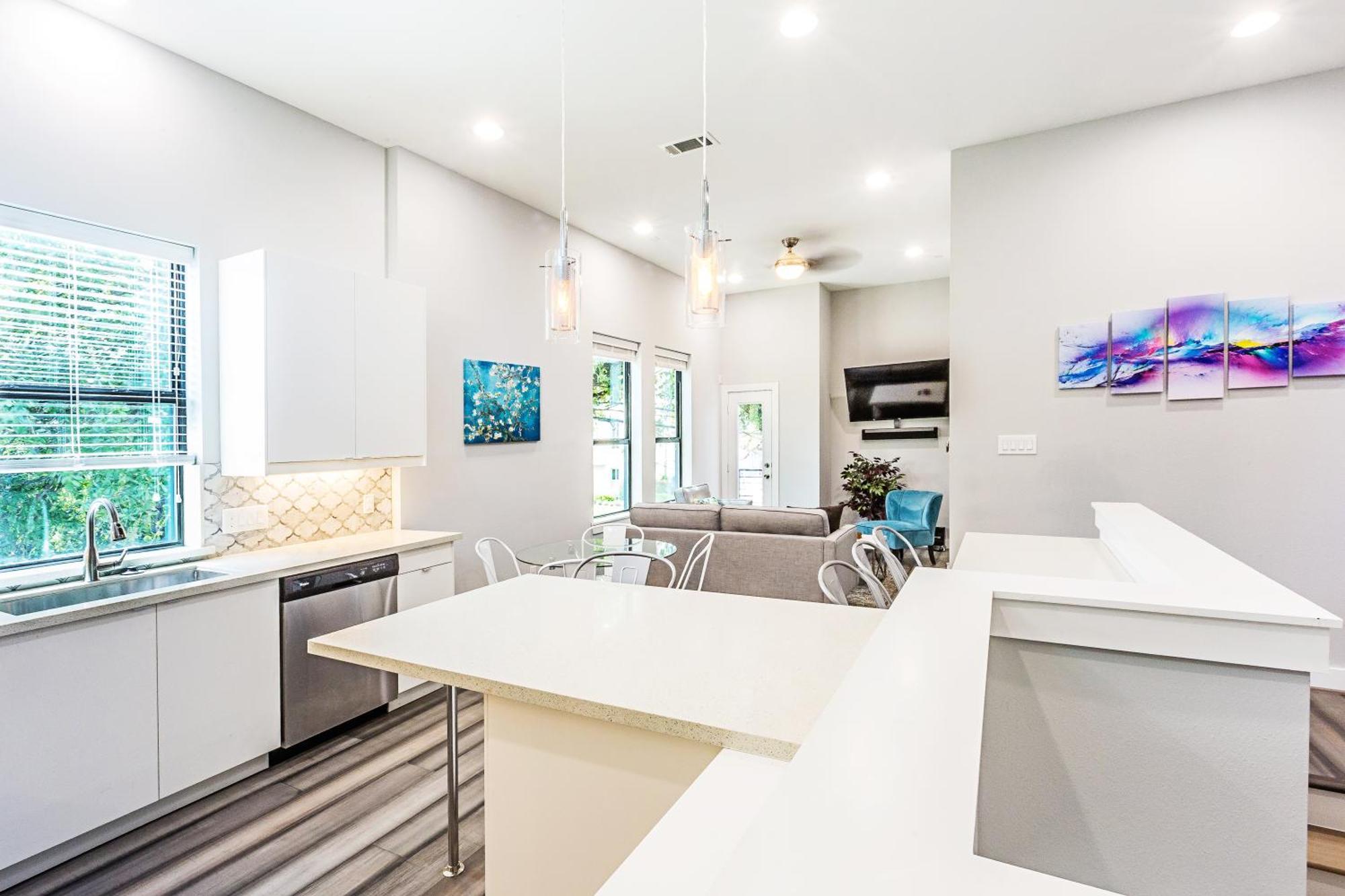 Montrose Guesthouse Suites By Dunyha هيوستن المظهر الخارجي الصورة
